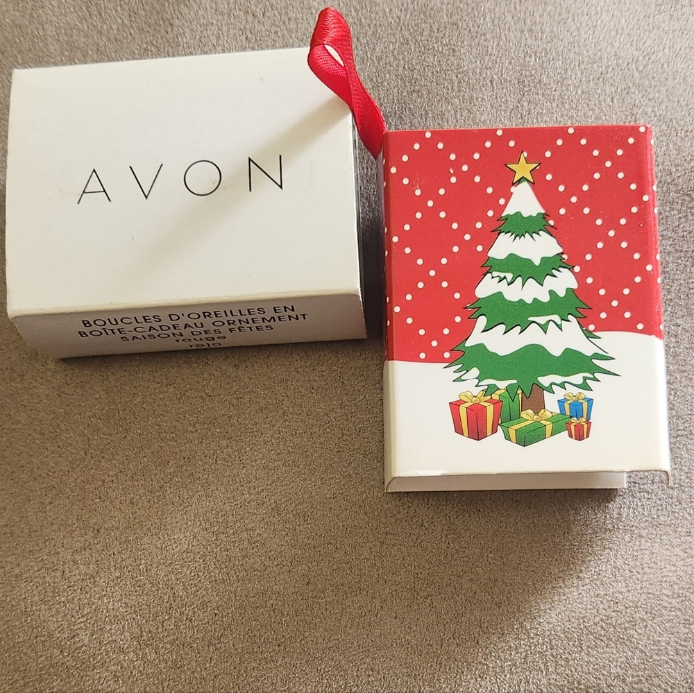 Avon Tis The Season Earrings